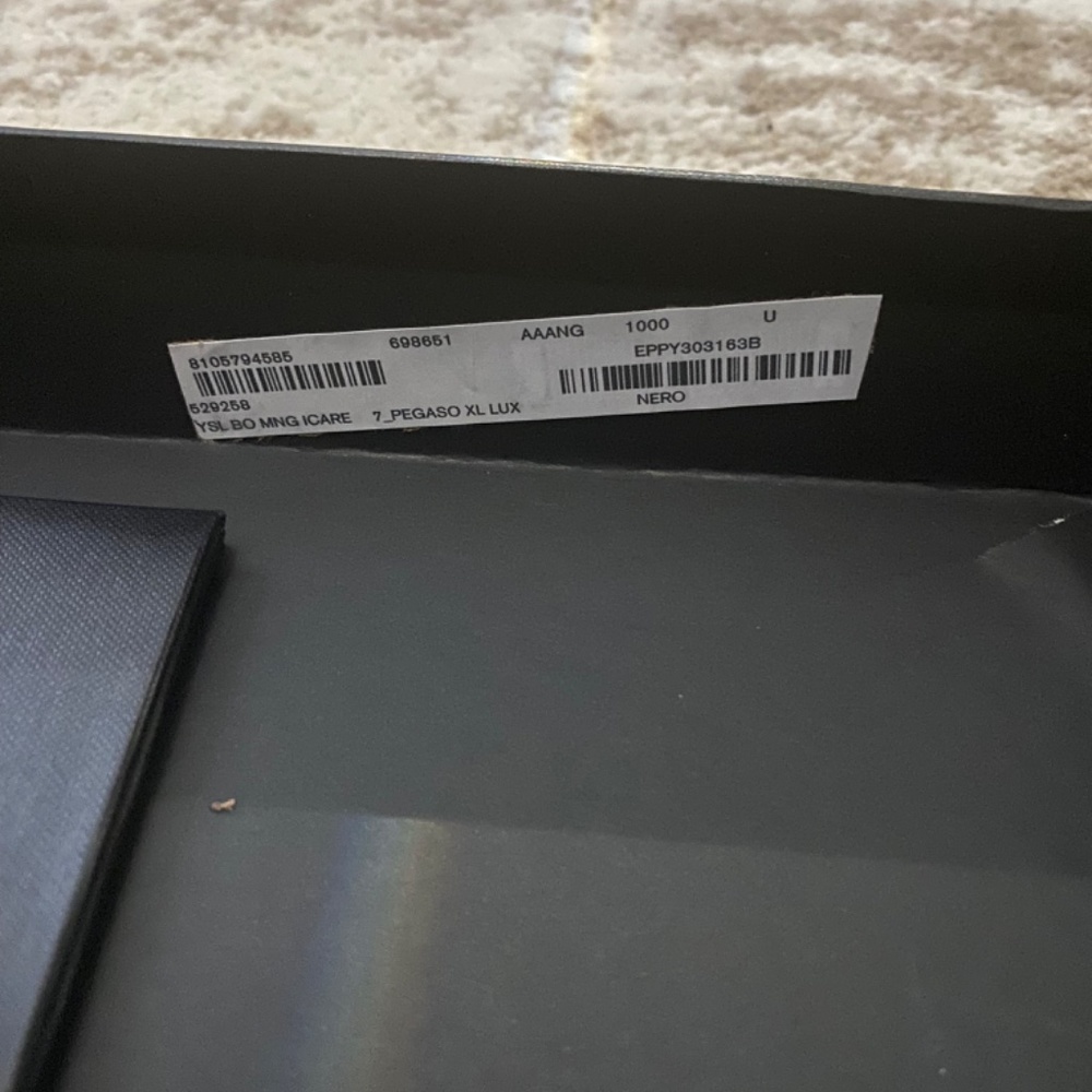 Yves Saint Laurent YSL authentic New ICARE Maxi - Picture 2 of 8